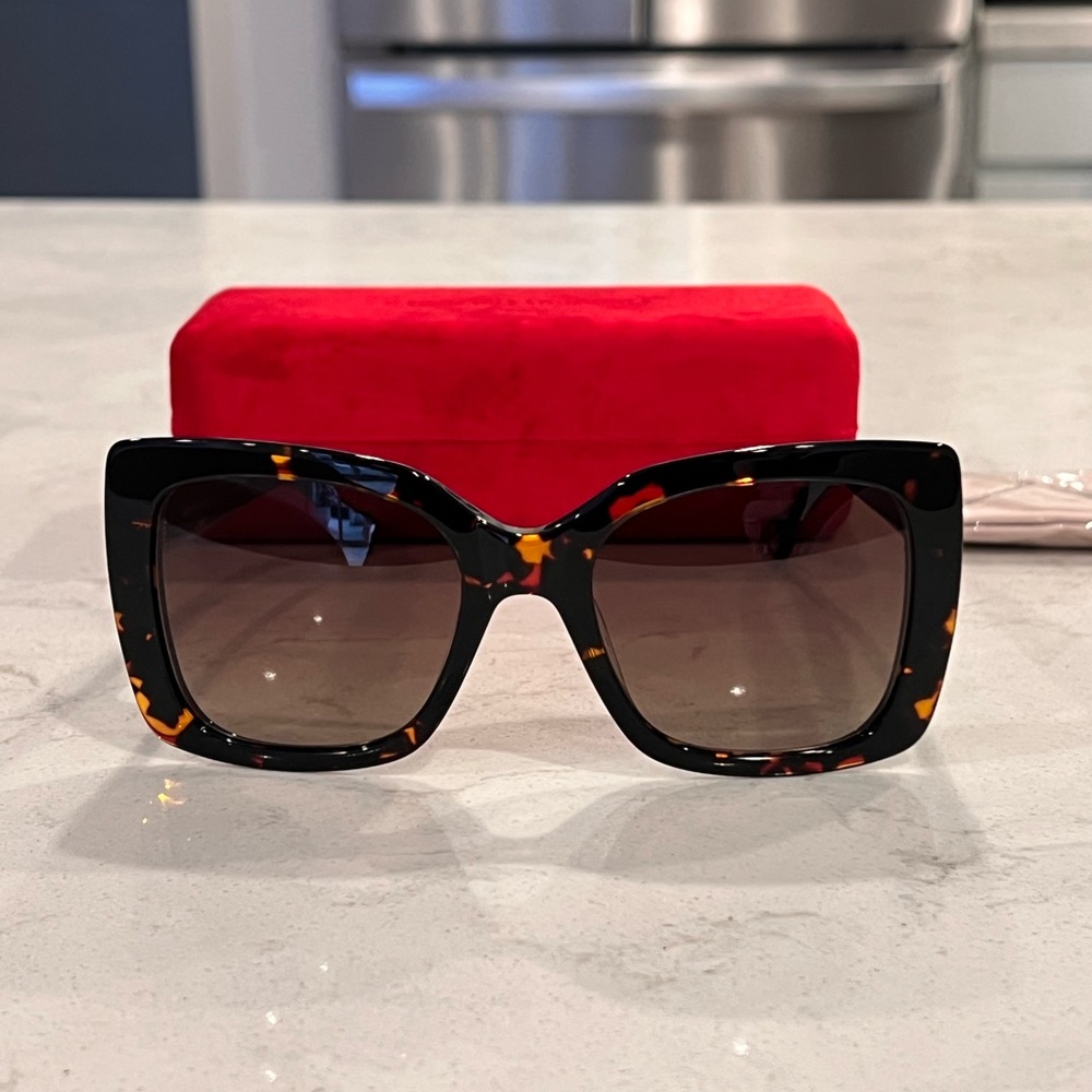 Tortoise Caroline Herrera Sunglasses